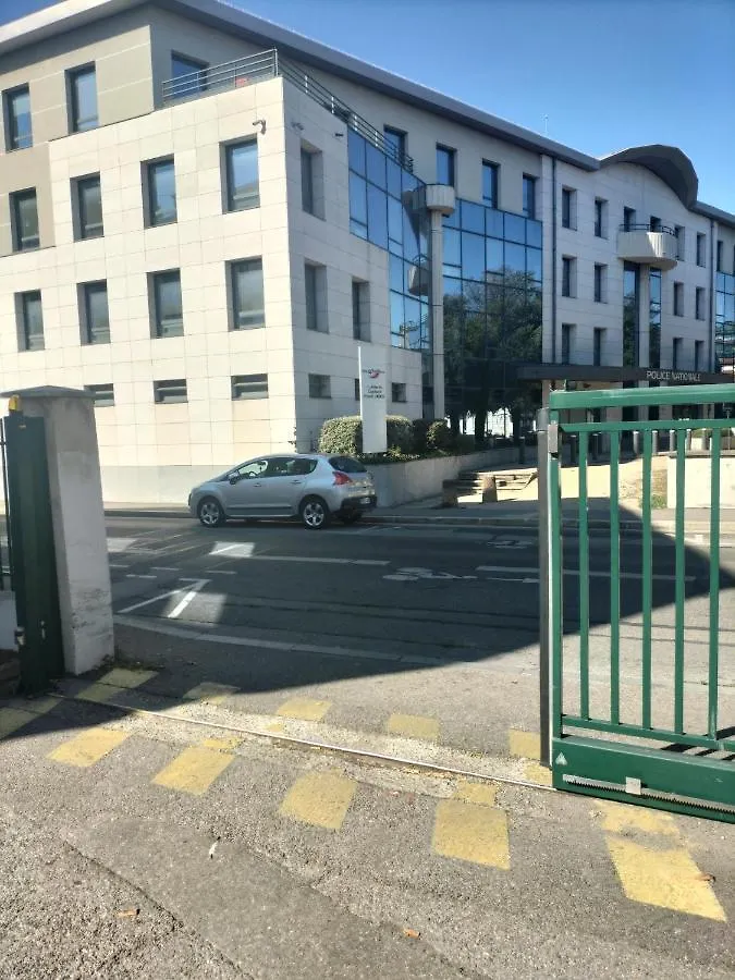 Joli Appartement Proche Metro 리옹